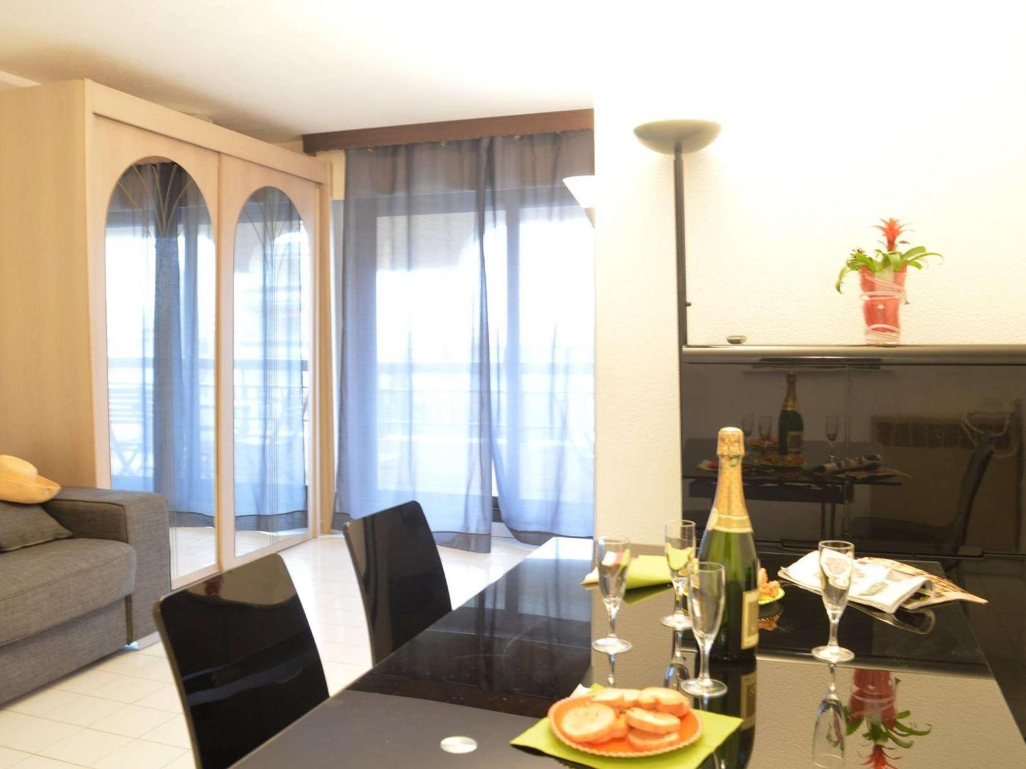 Studio Cabine A 200M De Port Frejus, Plage, Commerces, Terrasse, 4 Couchages, Menage Inclus - Fr-1-226A-31 Exteriér fotografie