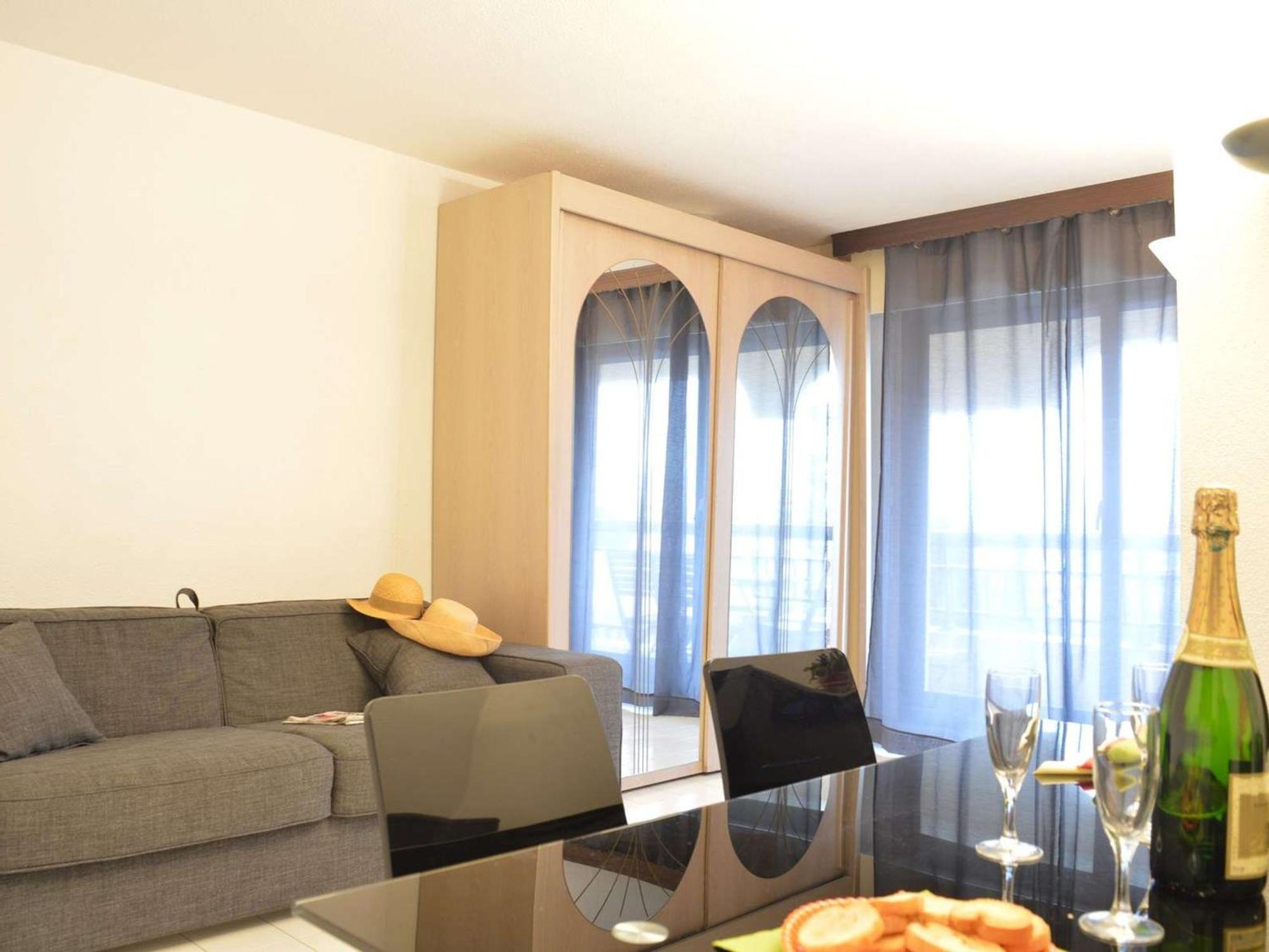 Studio Cabine A 200M De Port Frejus, Plage, Commerces, Terrasse, 4 Couchages, Menage Inclus - Fr-1-226A-31 Exteriér fotografie